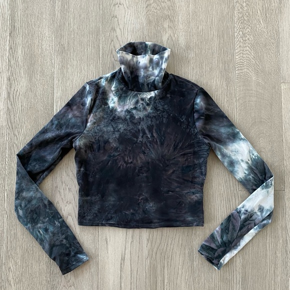 Garage Tops - NWOT Tie-Dye Crop Turtle Neck